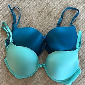 Victoria's Secret 36D Bras
